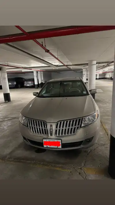 Looking to sell my 2010 Lincoln MKZ, a stylish sedan with 225938 km, offering a blend of comfort and...