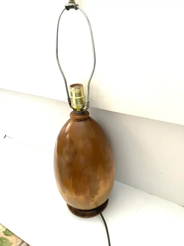 Vintage Solid  Wood Table body lamp neLamp in Indoor Lighting & Fans in Markham / York Region - Image 5