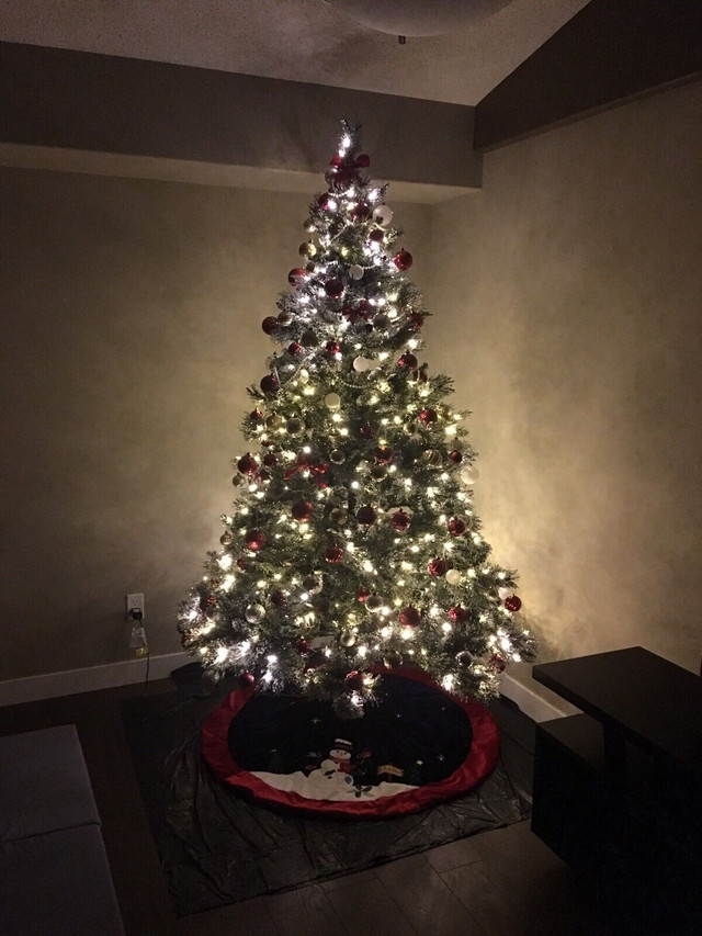Christmas Tree in Holiday, Event & Seasonal in Winnipeg - Image 2