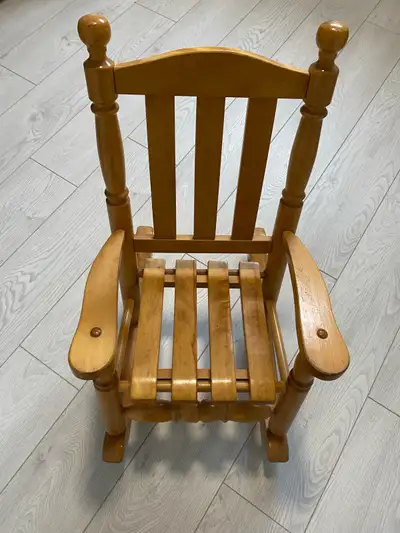 Petite Chaise berçante pour enfant en bois, View more