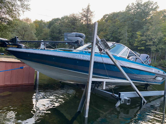 Status 268 fs fish and ski in Powerboats & Motorboats in Brockville