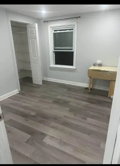 Private room available from dec1st All girls are living in the house Close to grocery store, gas sta...