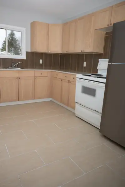 **WILL NOT RESPOND TO "IS THIS STILL AVAILABLE" MESSAGES*** 2 Bedroom Apartment in Truro, rent is $1...