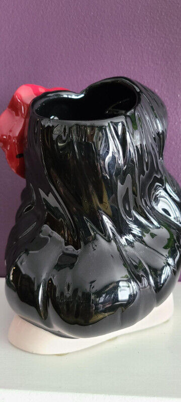 Dita Von Teese Fabulous, Limited Edition, Glamour Head Vase. in Arts & Collectibles in City of Toronto - Image 3