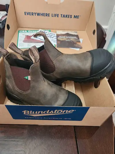 These are brand new in box Blundstone work boots size 6 AUS/UK, which is equivalent to a USA size 7...