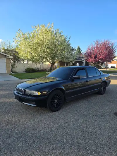 -2001 4.4L V8 740iL LWB (final year of production) Runs and drives great New brakes all around New p...