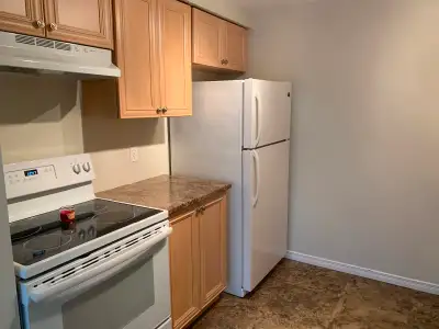 Updated Condo Townhouse for Rent – East End of Stratford Welcome to this freshly updated and well-ma...