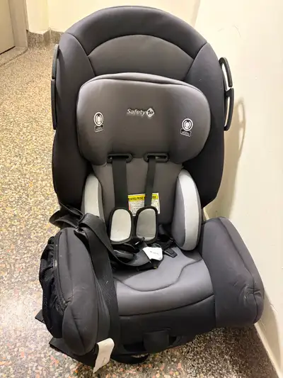 Far seat for toddlers : Safety first/ siège pour enfant, View more