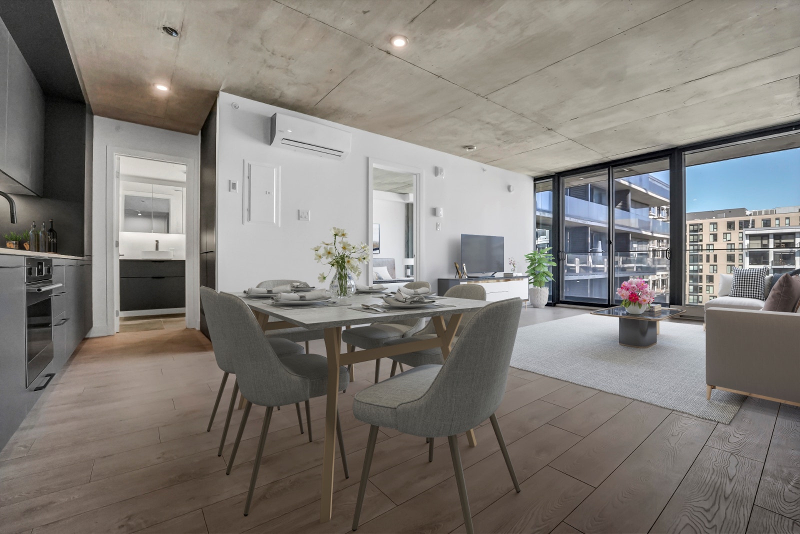 Spacious 3 1/2 in the heart of Griffintown — photo 3