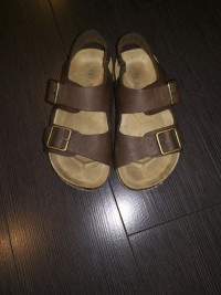 New toddler buckle sandals size13 (feels like size 12 or 12.5)