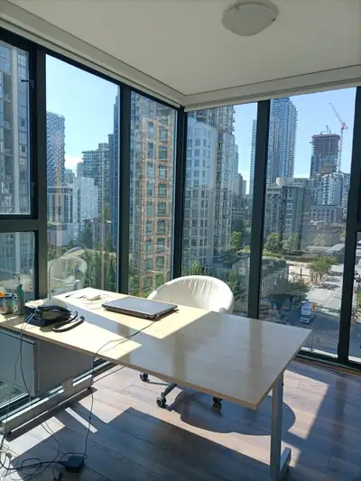 I have one bedroom + one bathroom condo in the center of Yaletown for rental. The location is unbeat...