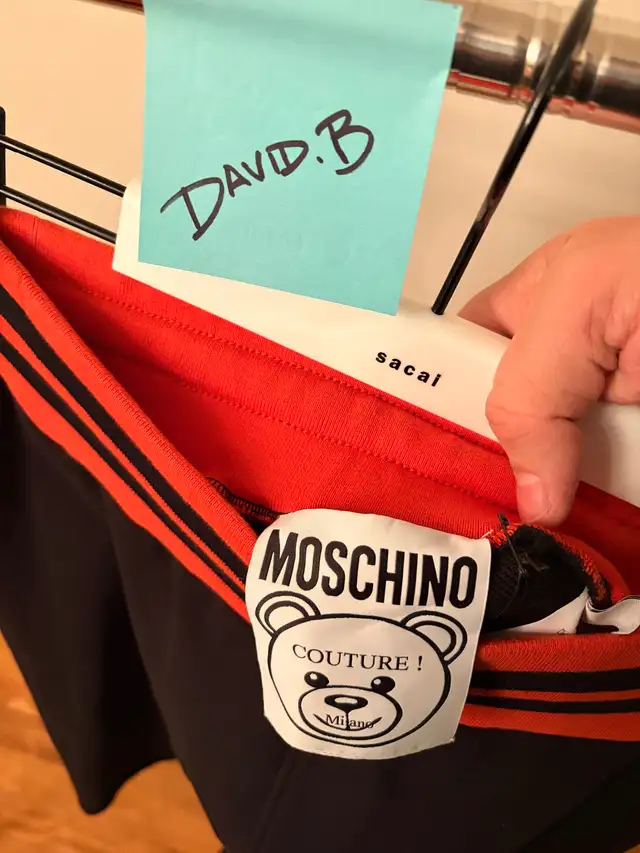 Moschino Teddy Varsity shorts sz 52 (Large) in orange and black in Men's in City of Montréal - Image 4