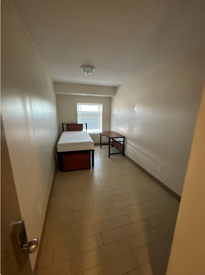 203 Lester St, Waterloo, ON N2L 0B5 5 Bedroom, 2 Bath Apartment 4/5 rooms available for 4 months (Ma...