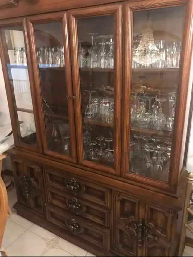 Vintage Cabinet Vitrine in Hutches & Display Cabinets in Laval / North Shore - Image 7