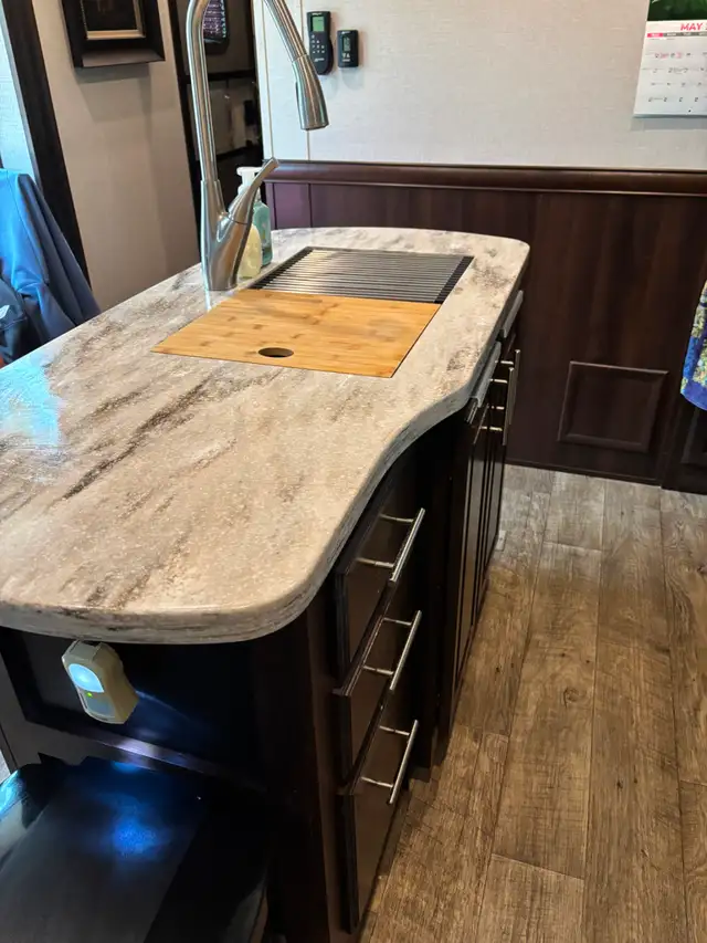 Rare front living room: 2019 Jayco North Point in Travel Trailers & Campers in Red Deer - Image 16