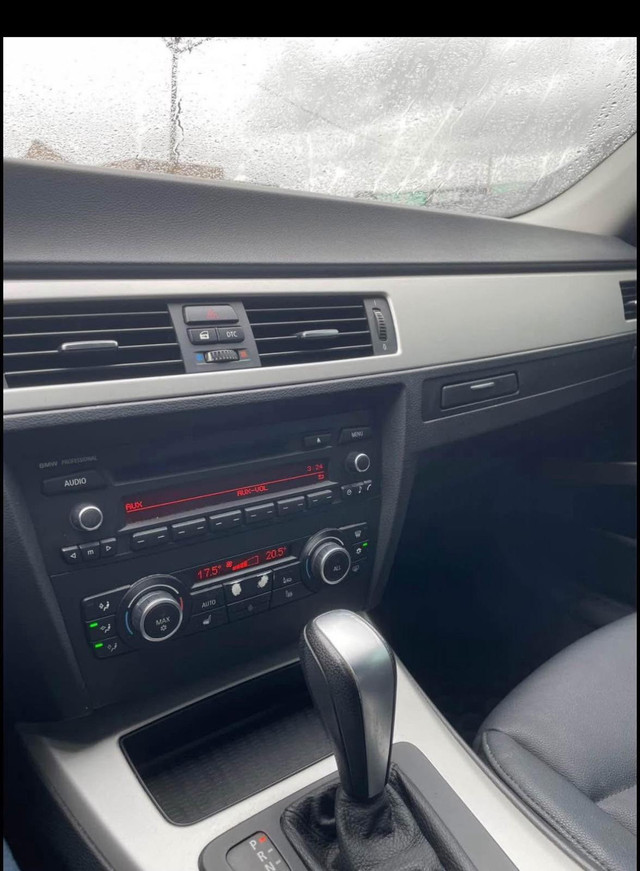 BMW 2009 323i in Cars & Trucks in Mississauga / Peel Region - Image 2