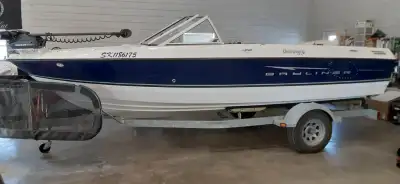 Boat comes with cover,2 depth finders, stainless 5blade and new 3 blade . Fish and ski model with li...