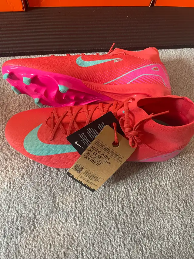 Nike Mercurial Superfly  hybrid soccer/football cleats. in Soccer in Ottawa - Image 7