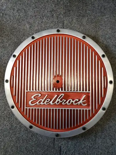 SBMopar edlebrock valve covers and matching air cleaner $750.00 cash on pickup 306 921 5427