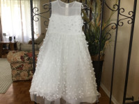Beautiful Girl’s White Dress with Appliqués Size 10.