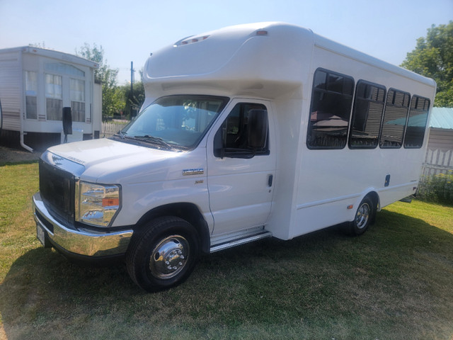 2015 FORD E350 HANDICAP BUS LOW KM 48KM in Cars & Trucks in City of Toronto