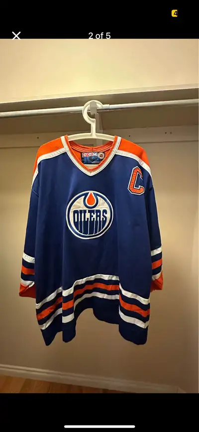 Wayne Gretzky jersey , View more
