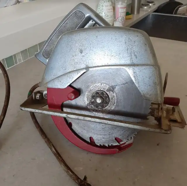 Vintage Shopmate 7" Clutch Saw Circular Saw in Power Tools in Markham / York Region - Image 4