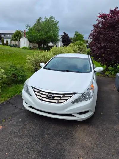 2013 Hyundai Sonata . Original owner. Dealer maintained since new. 78k kms . Inspected till May 2027...