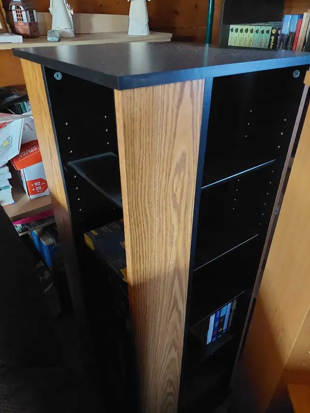 **Rotatifs** 2 meubles bibliothèque pour dvd, cd, vhs ou autre in Bookcases & Shelving Units in Laval / North Shore - Image 5