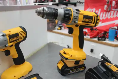 At FirstStopSwap$hop we are having a Father’s Day 30% Off All Tools Sale. The DeWALT 18 volt kit con...