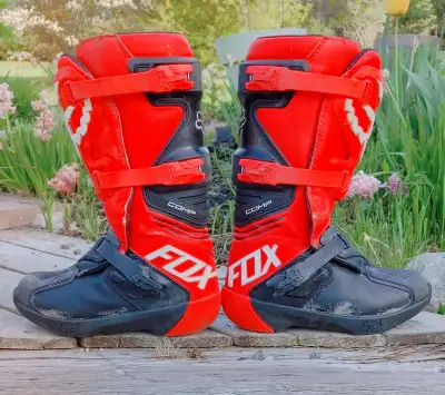For sale, MX boots, FOX Comp, Youth Size 7. All buckles in good condition.