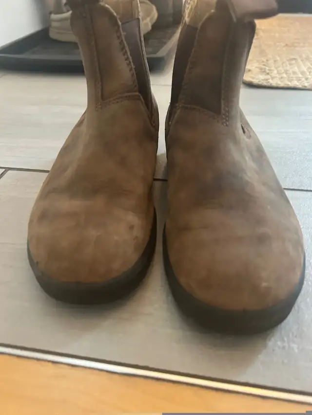 Blundstones  youth in Kids & Youth in Dartmouth - Image 4