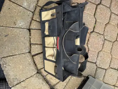 This pre-owned Primegrip tool bag and Stanley organizer case set is ready for your next project, off...