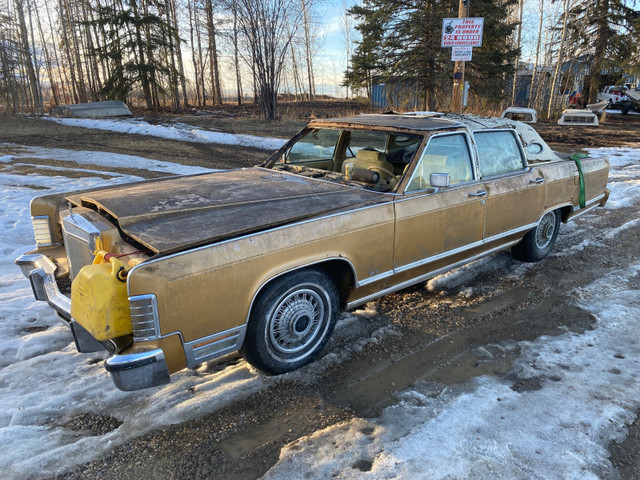 1979 Lincoln Towncar  parts car/ derby car  in Auto Body Parts in St. Albert