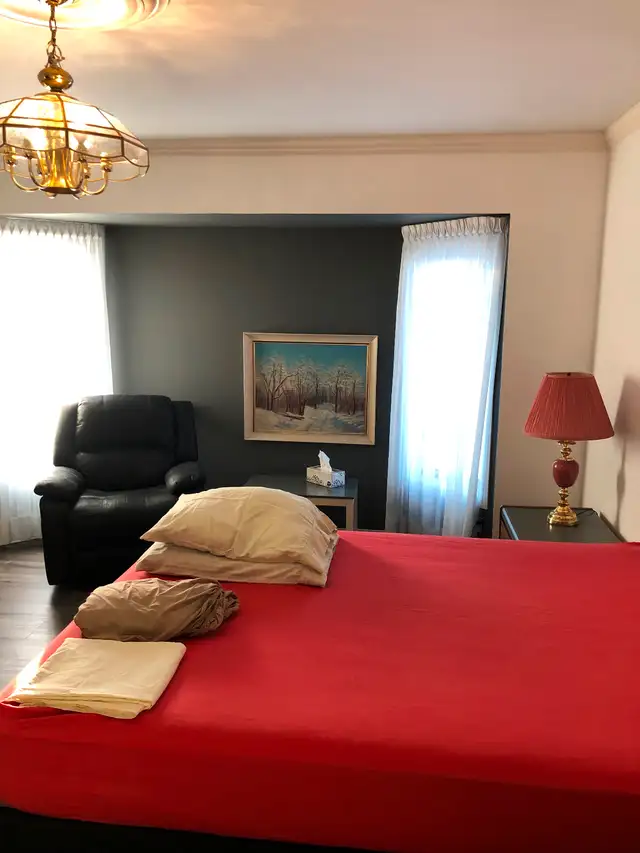 Private Master Bedroom with Washroom63672016732545122