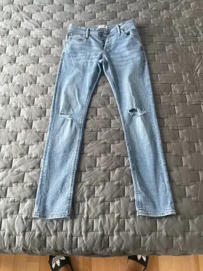 Jack and Jones men’s distressed jeans W29 x L32, View more