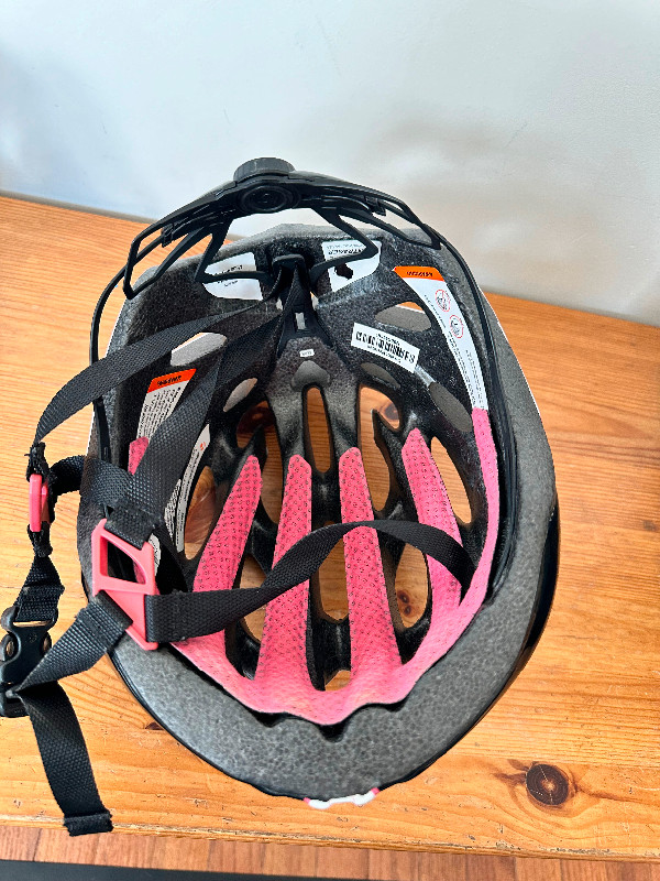 Road biking helmet in Road in Vernon - Image 3