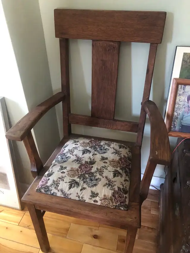 Chaise antique  in Chairs & Recliners in Laval / North Shore - Image 2