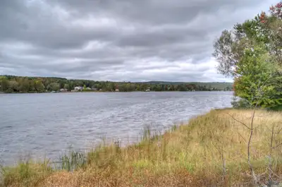 Grand studio une chambre près du lac Aylmer Disraeli