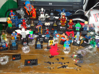 35 super hero's mini lego figurines mix