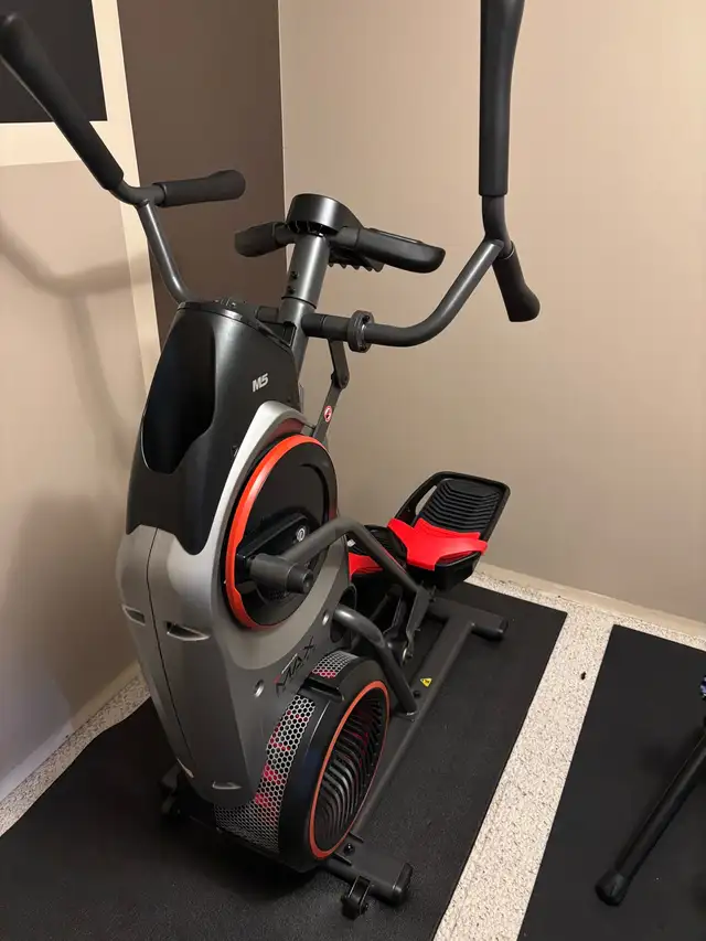 Bowflex M5 in Exercise Equipment in Edmonton - Image 4