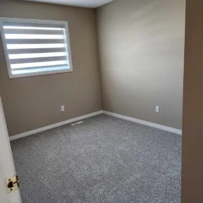 Room for Rent South East Edmonton - Wildrose
