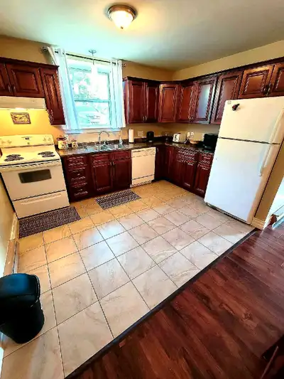 LG FURNISHED 2Bed APART, IN-SUITE LANDRY, UTILITIES INCLUDED*