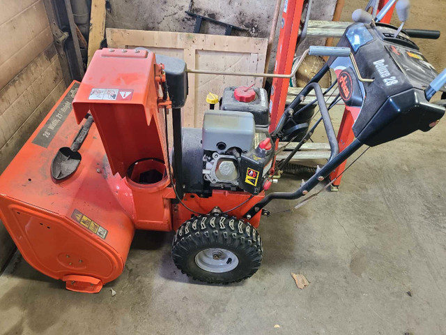 Ariens 12.5hp snow blower  in Snowblowers in Prince George