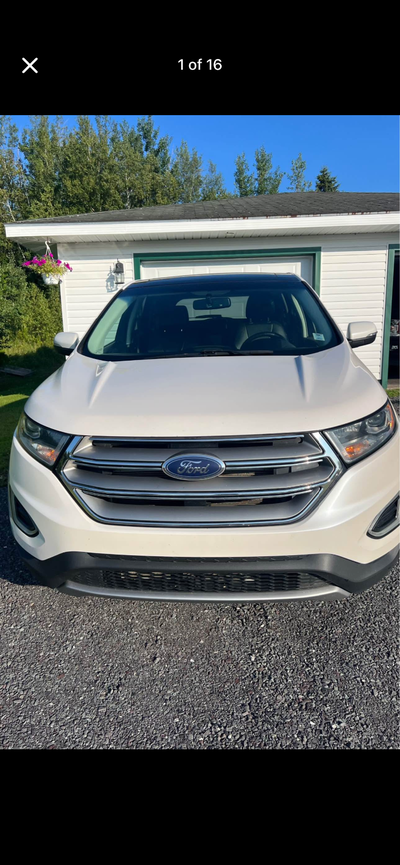 Great, reliable 2016 Ford Edge titanium vehicle with a sunroof, leather interior and a heated steeri...