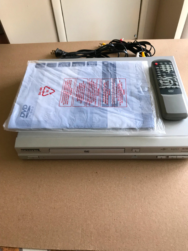 MAGNASONIC DVD PLAYER CDs, DVDs & Bluray Oakville / Halton Region