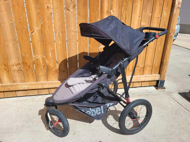 Jogging stroller in Strollers, Carriers & Car Seats in Strathcona County