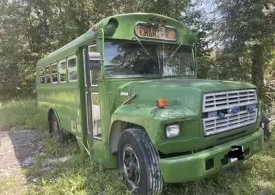 - Running - just needs battery - 250000km For viewings or questions please contact: 5197911871