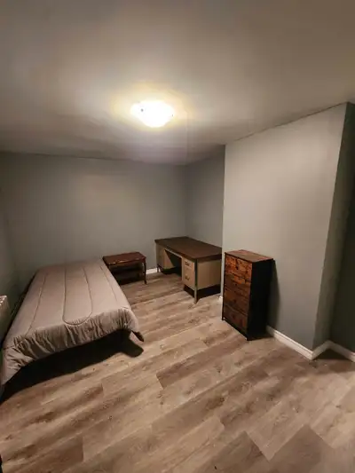 Room Rentals! Clean and secure!