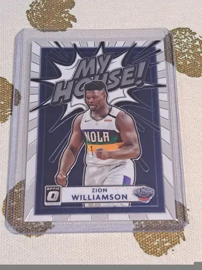 Selling collectible Zion Williamson basketball card in excellent condition comes with Toploader slee...